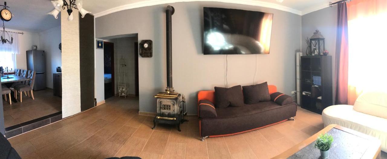Eden Apartman Algyo ภายนอก รูปภาพ