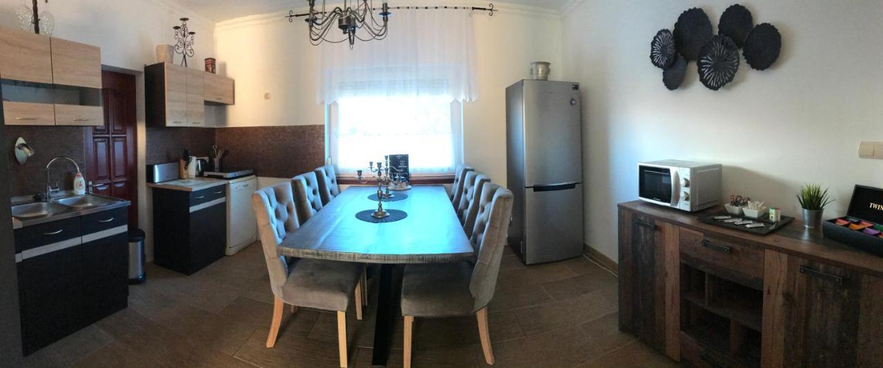 Eden Apartman Algyo ภายนอก รูปภาพ