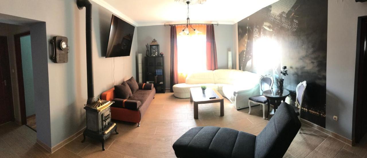 Eden Apartman Algyo ภายนอก รูปภาพ